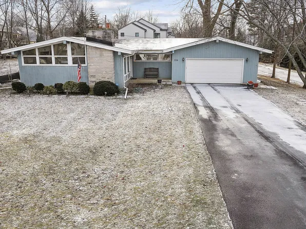 706 Parkside Rd, Naperville, IL 60540