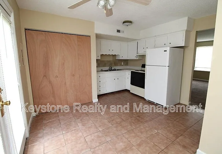 1088 Pembroke Oak Grove Rd #21 — Photo 3