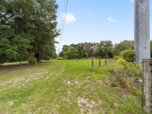 11895 SE 136th Ct, Ocklawaha, FL 32179