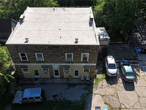3rd image of 1088 Milltown Rd