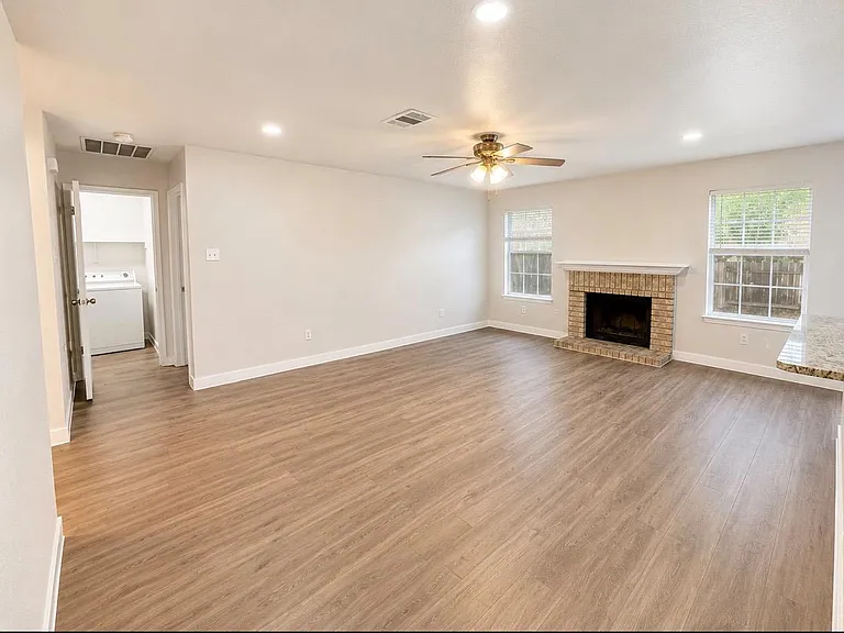 1900 Woodland Dr — Photo 21