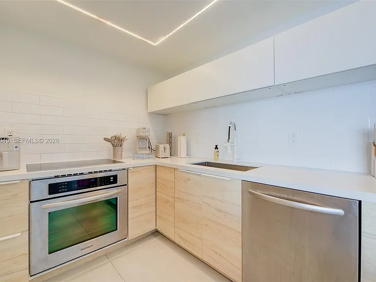 17500 N Bay Rd #S405 — Photo 13