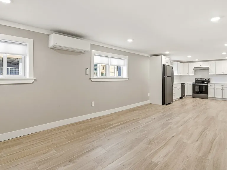 1592 Meade St #B — Photo 20