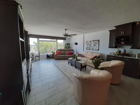 5th image of 632 Edgewater Dr Unit 436