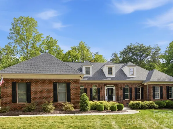 241 Tawny Bark Dr, Mooresville, NC 28117