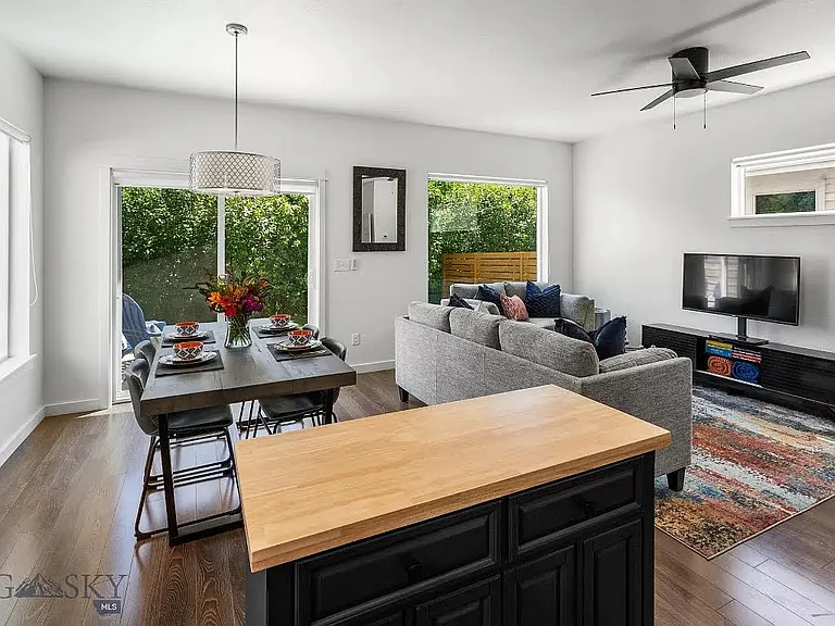 2394 Renee Way — Photo 3
