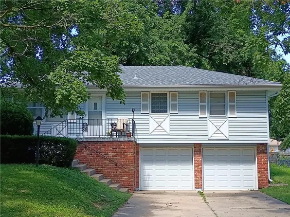 308 SW 5th St, Blue Springs, MO 64014