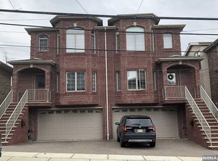 22 E Harwood Ter #A, Palisades Park, NJ 07650
