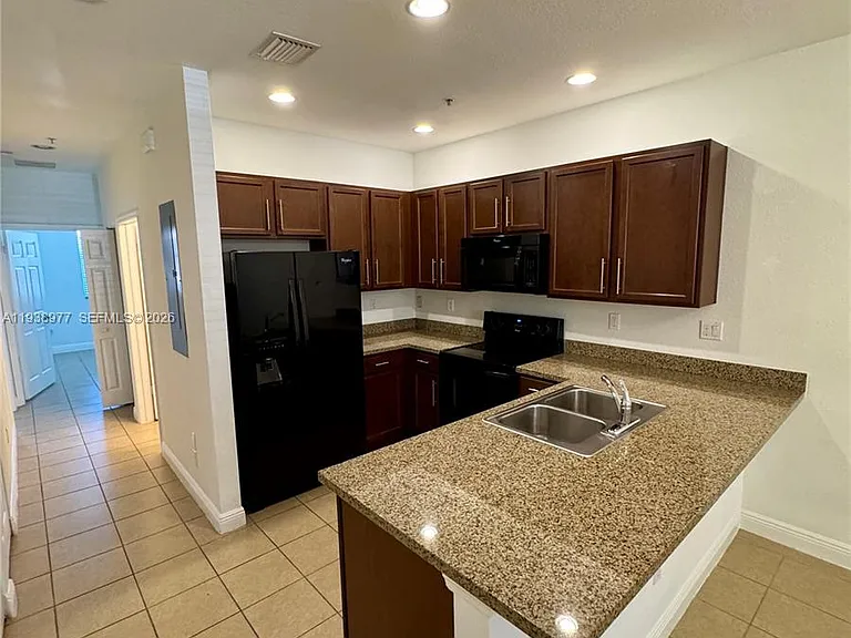 917 SW 147th Ave #2006 — Photo 8