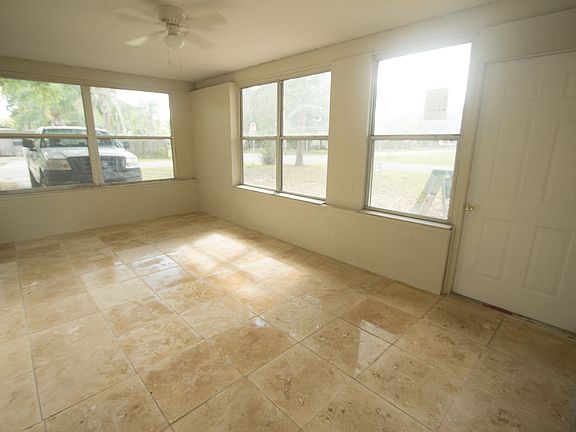 3rd image of 2724 Avenue J NW