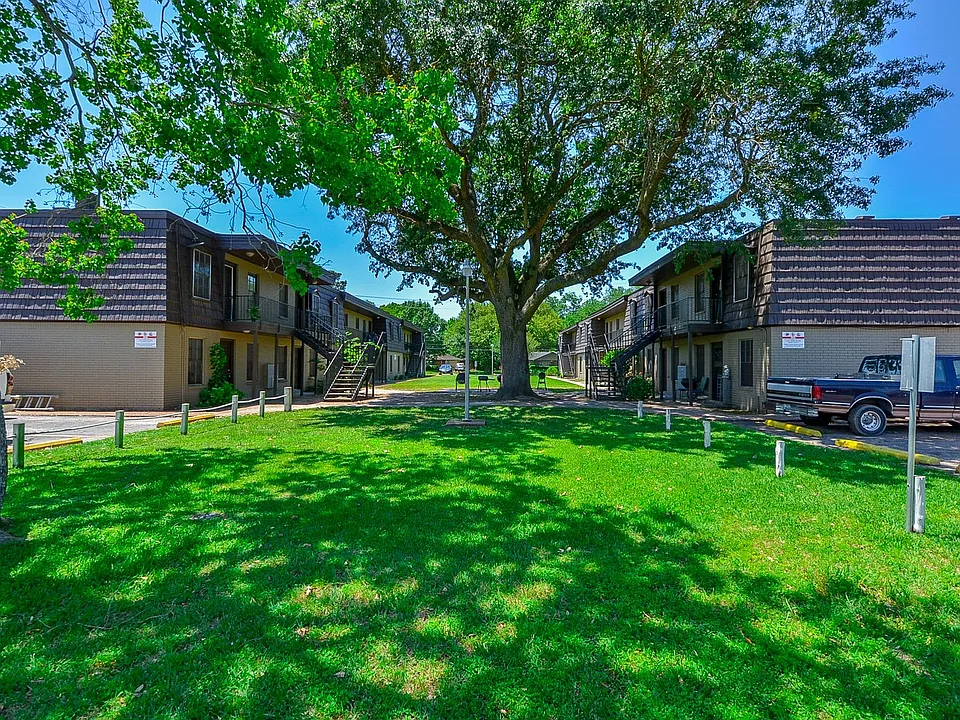 1526 East Ave
