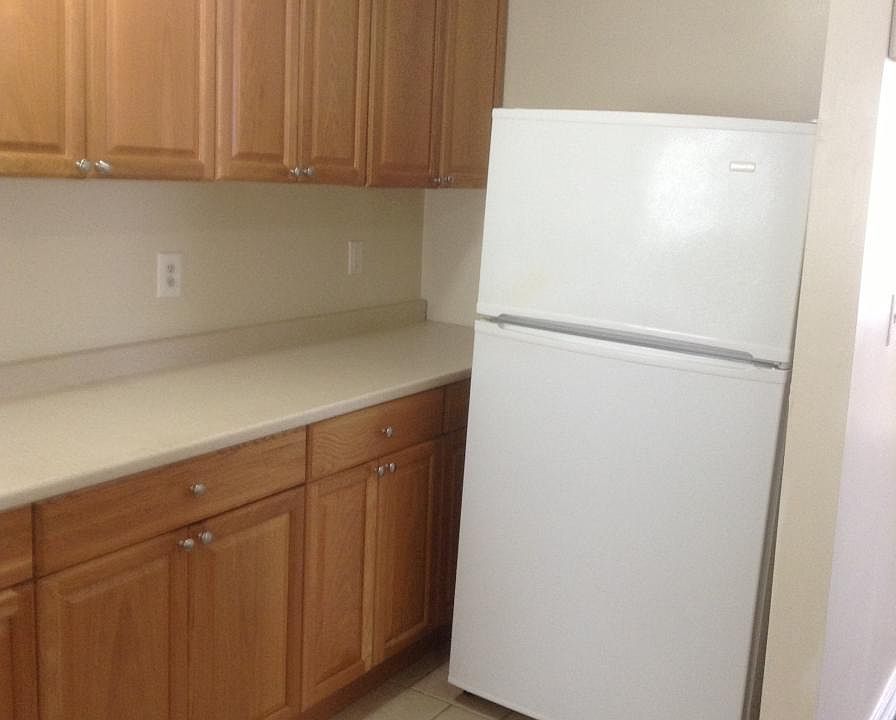 2nd image of 3828 Fairhaven Ave #2