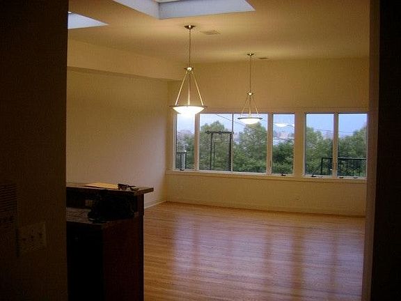 4th image of 240 Palisade Ave #C
