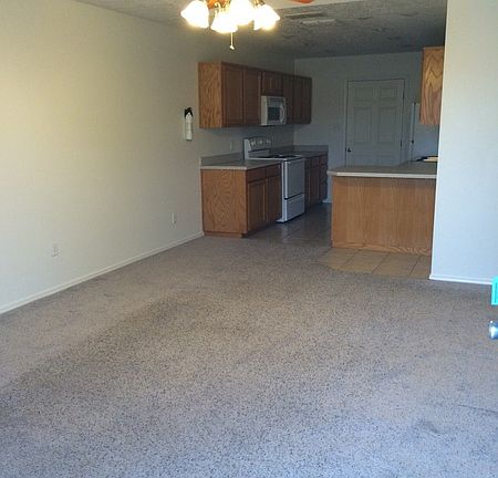 2nd image of 1824 S Globe Ave Unit D