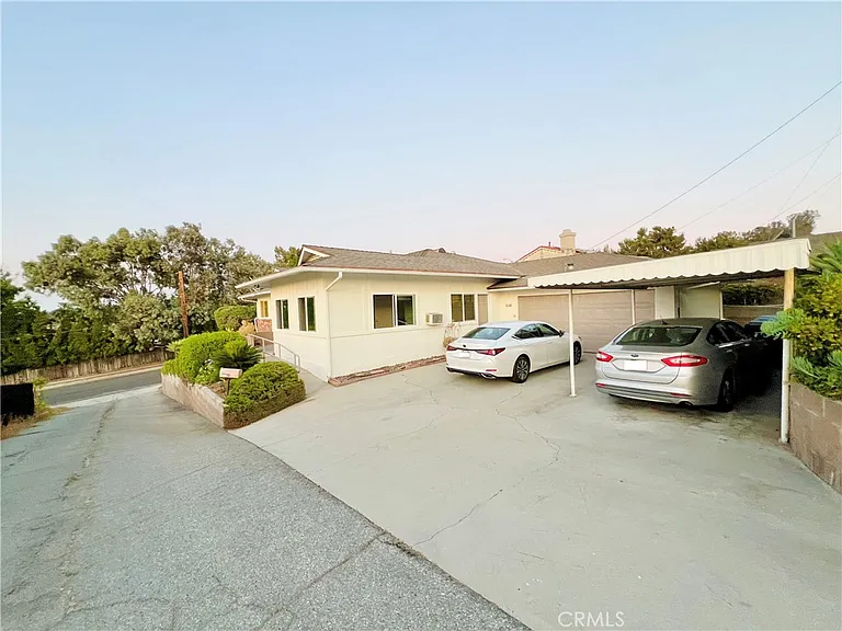2277 Alexdale Ln — Photo 8