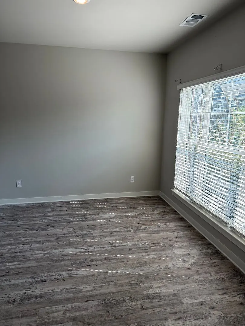 Gallatin Tn Townhome With Detached 2 Car Garage, 3 Bedroom, 2.5 Baths For Lease — Photo 2