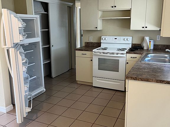 4th image of 2619 Sweetwood Dr