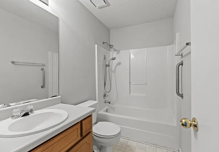 100 River Oaks Dr — Photo 16