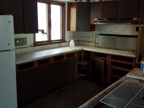 5th image of 224 Parmley Dr