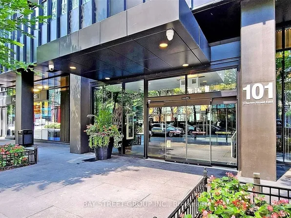 101 Charles St E #2909, Toronto, ON M4Y 0A9
