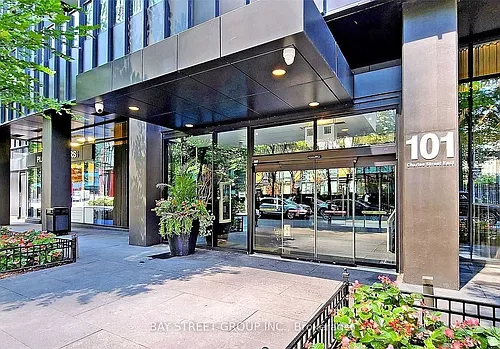 101 Charles St E Photo 1
