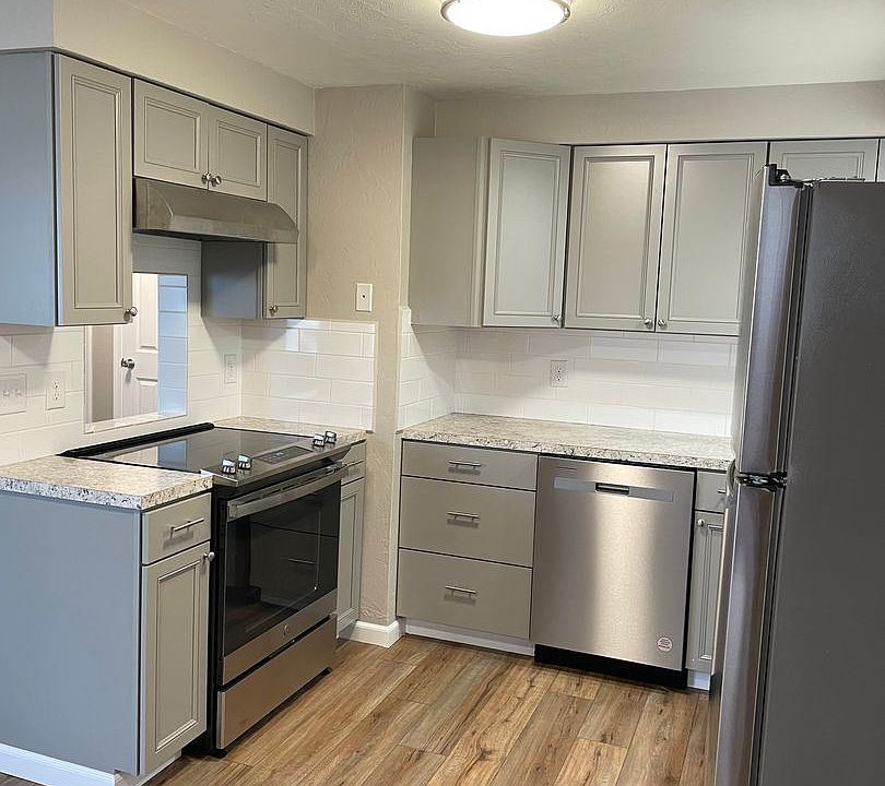 1st image of 629 W Maple St #11728375