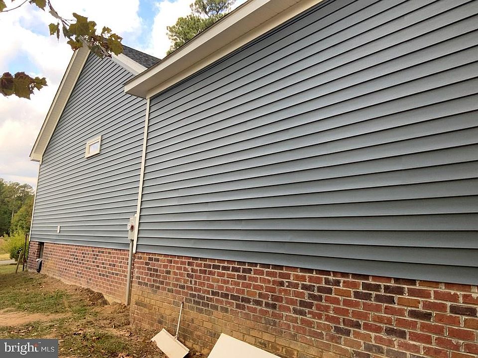 2nd image of 576 Middle Gate Rd