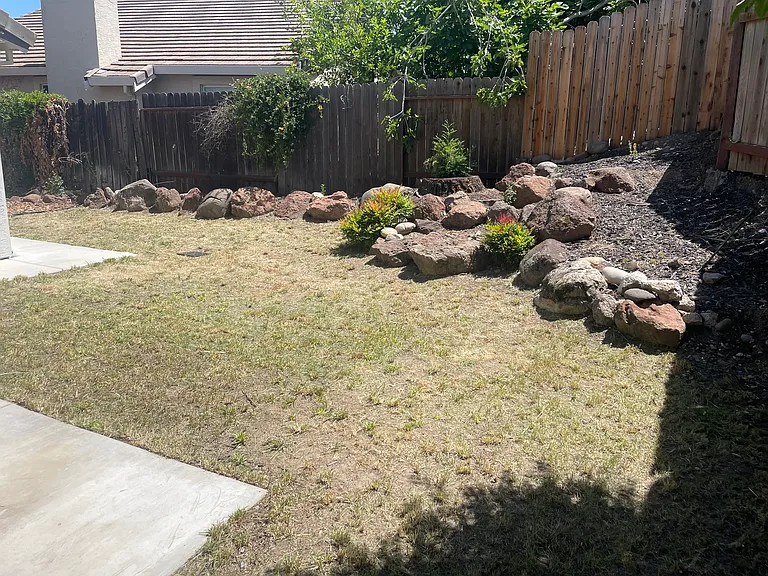 360 Hansen Cir — Photo 17