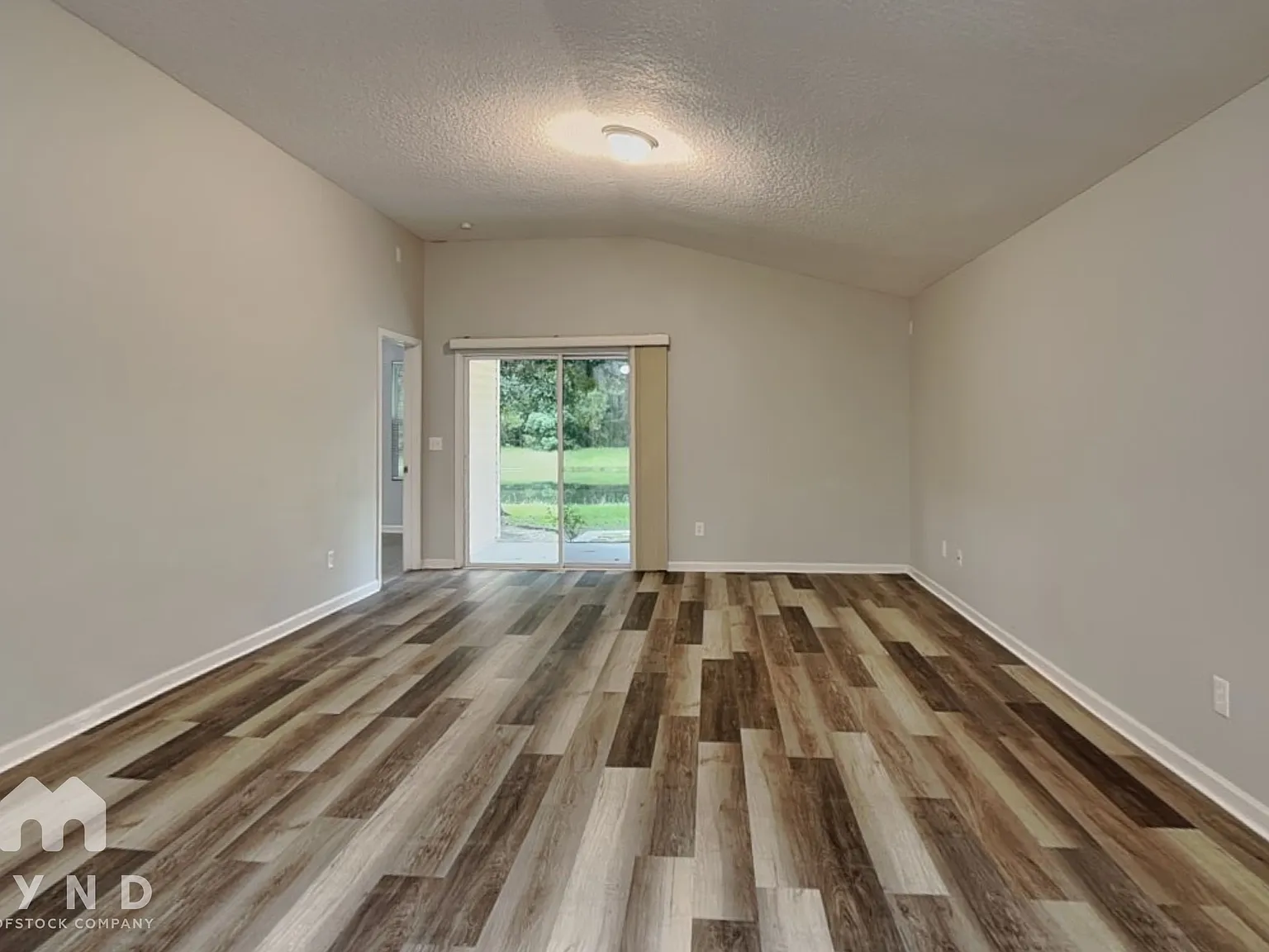 3 bed, 2.0 bath, 1495 sqft, $1,865 — Photo 2