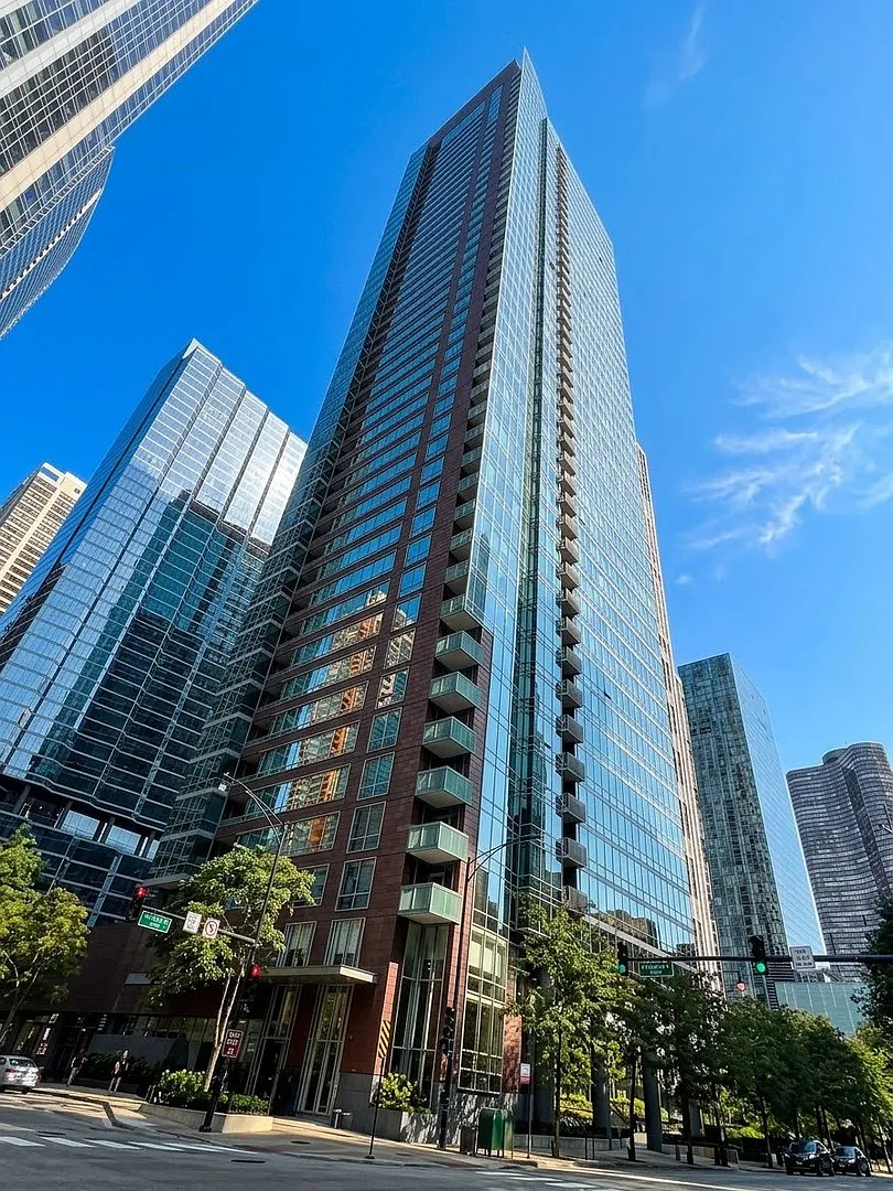 1 bed, 1053 sqft, $3,600 — Photo 1