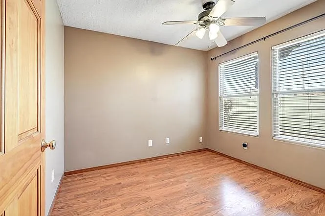 209 Manhattan Pl NW — Photo 17