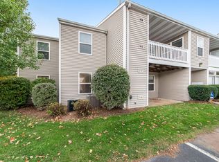 3147 Poplar Creek Dr SE UNIT 201, Kentwood, MI 49512