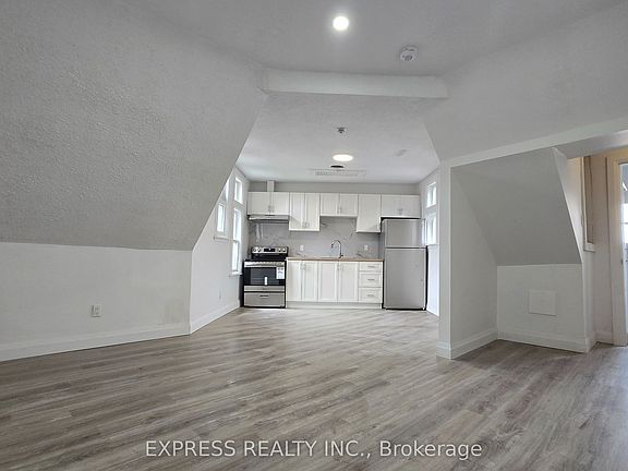 3rd image of 252 James St S #301