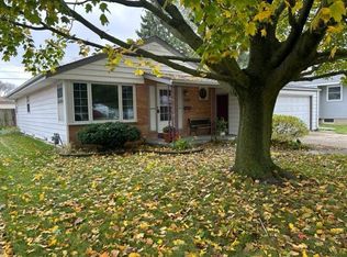 1107 Saxony Dr, Racine, WI 53402