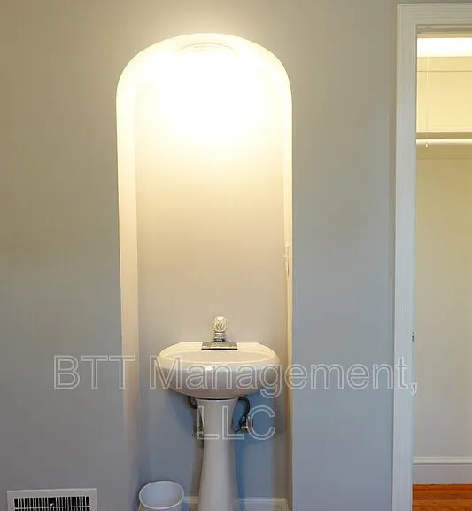 800 Maplewood Ave #1 — Photo 34