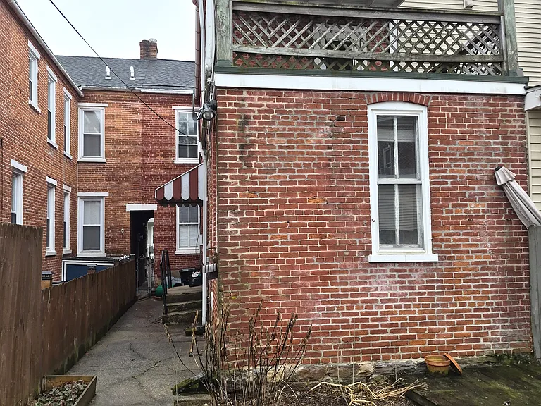 137 E New St — Photo 18