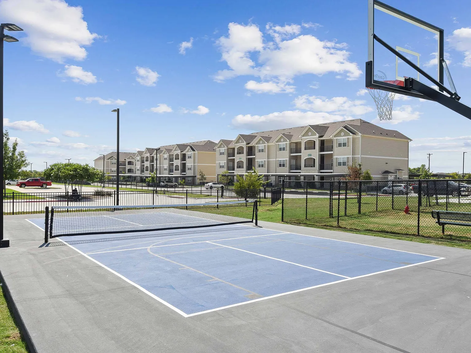 Icon Apartments — Photo 3