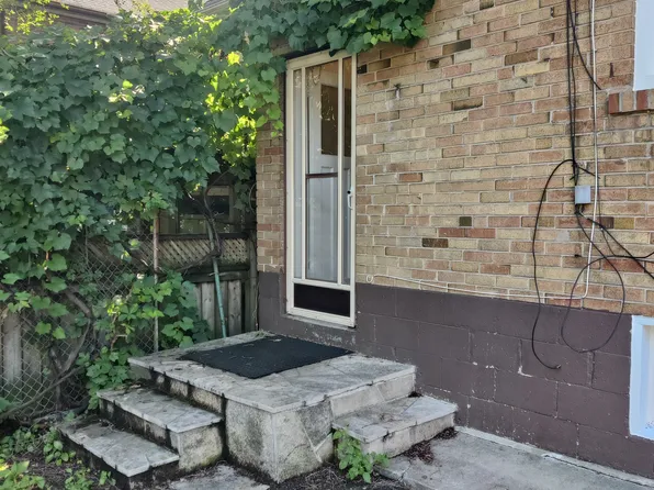 215 Keele St #Basement, Toronto, ON M6P 2K1