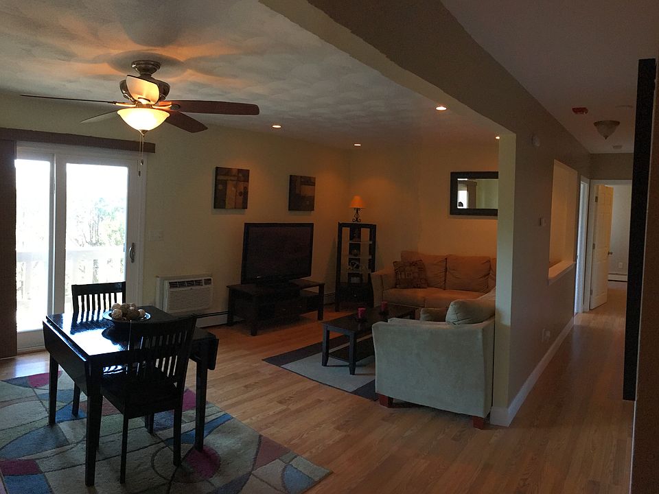 1st image of 68 Village Ct