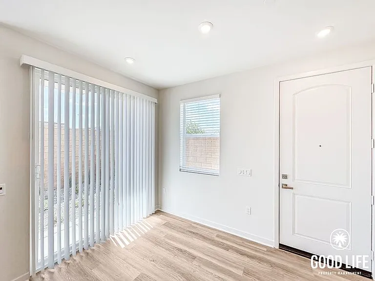7006 Solara Way — Photo 14