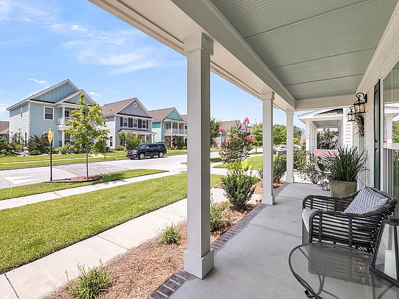 4th image of 1710 Sparkleberry Ln