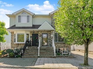 40 Seguine Loop, Staten Island, NY 10309