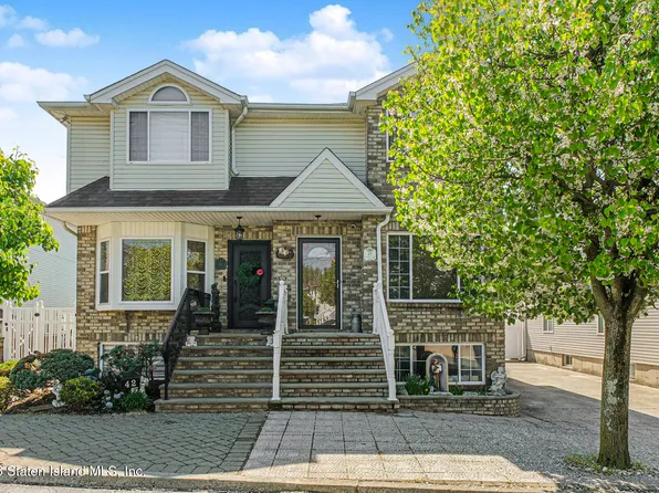 40 Seguine Loop, Staten Island, NY 10309