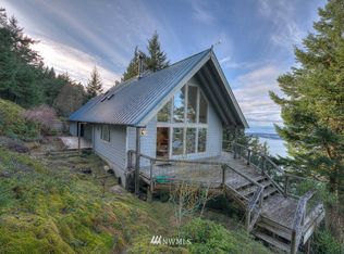 448 Saddle Ln, Eastsound, WA 98245
