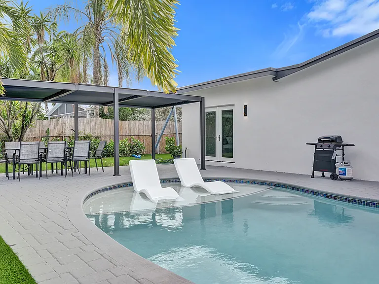 4480 SW 34th Dr — Photo 38