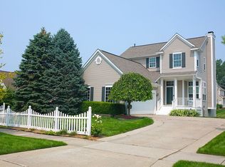 1300 Pondview Ln, Oxford, MI