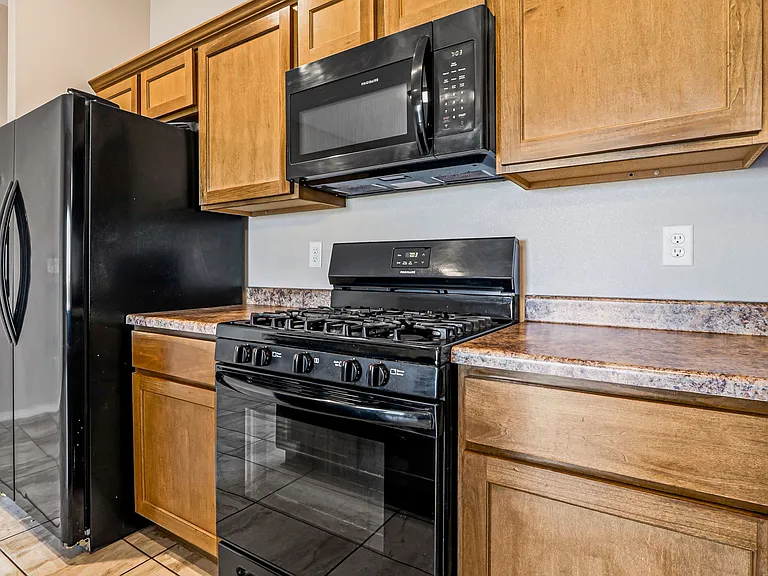 714 Hc Gilbert Minjares Dr — Photo 30
