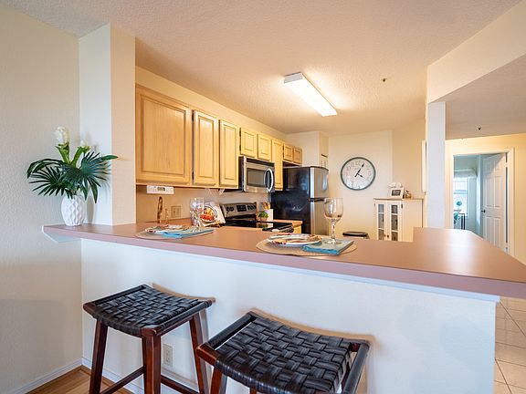 3rd image of 110 Ocean Hollow Ln APT 211