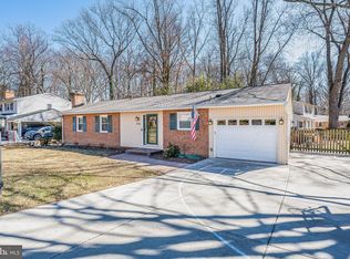 6709 Greenview Ln, Springfield, VA 22152