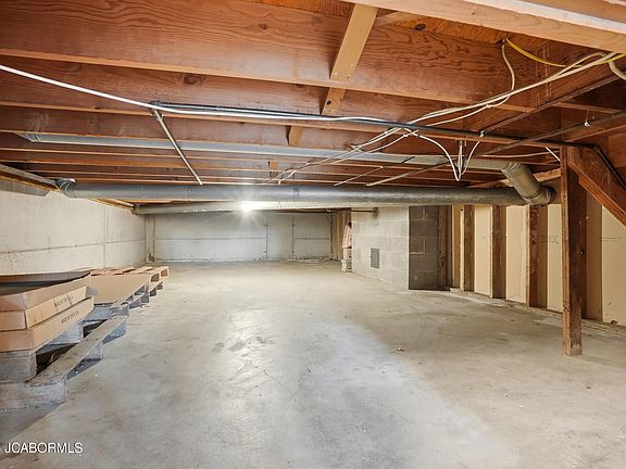 4th image of 400 Douglas Blvd